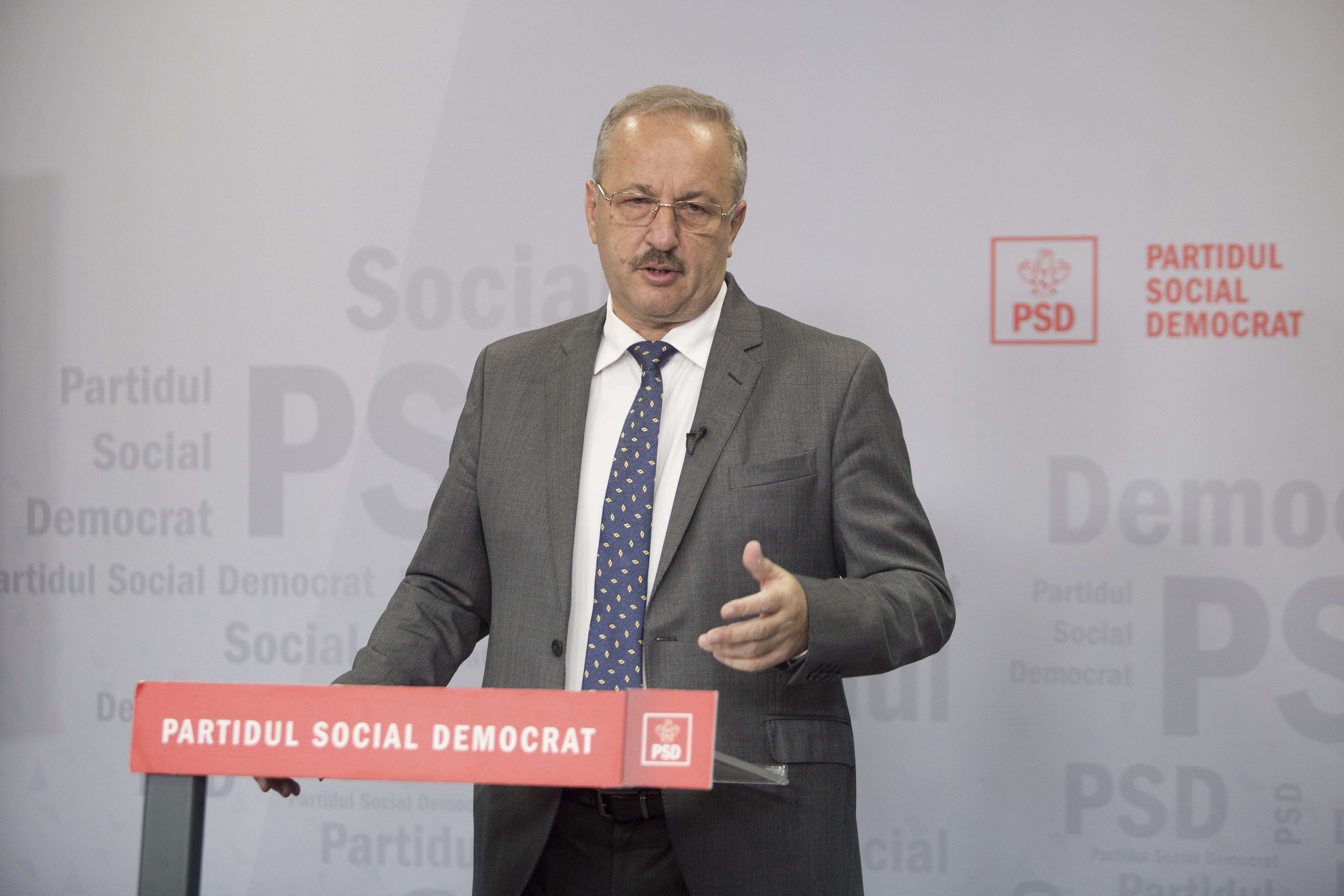 Deprofesionalizare și repolitizarea funcției publice