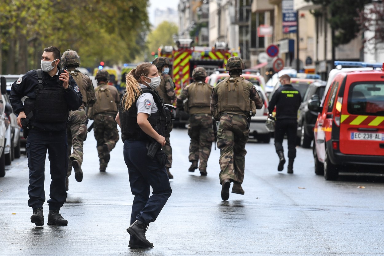 politisti-atac-charlie-hebdo-25-septembrie-2020-profimedia-0559861112