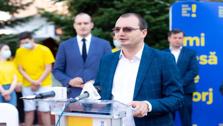 Candidatul PNL la Consiliul Județean Gorj, Iulian Popescu
