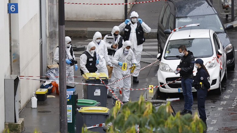 Knife attack near former Charlie Hebdo offices