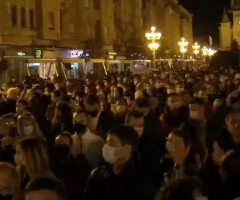 VIDEO. Victoria lui Dominic Fritz la alegerile locale, sărbătorită în stradă, la Timișoara