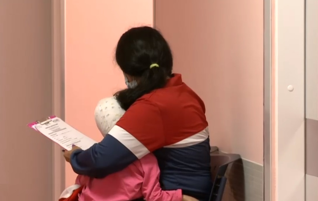 Primul copil care a ajuns la terapie intensiva din cauza COVID a fost externat. Mai are nevoie de recuperare