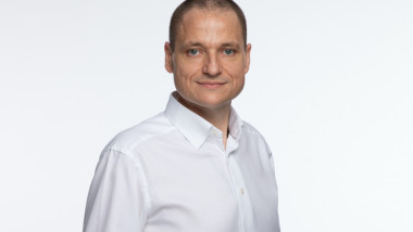 Mircea Titus Dobre, deputat Pro România, in camasa alba