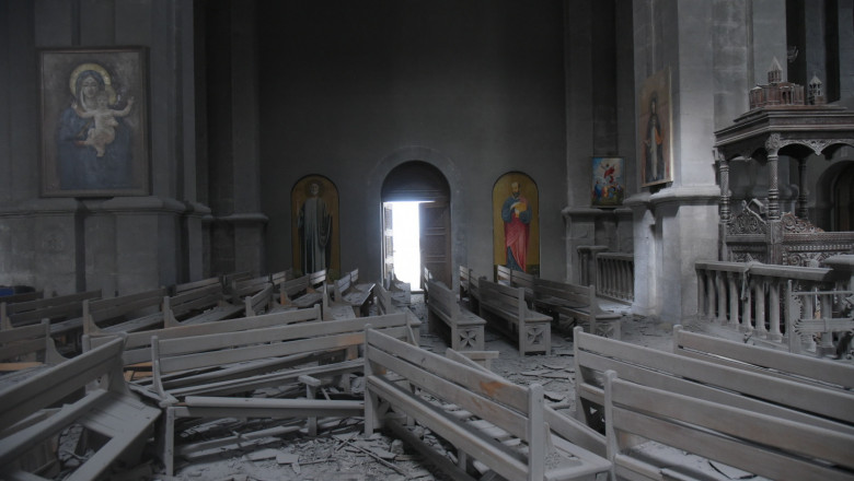 Catedrala armeană Ghazanchetsots din oraşul Shusha a fost avariată de bombardamente
