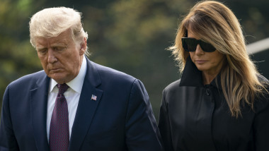 Donald Trump și Melania, pe peluza de la Casa Albă.