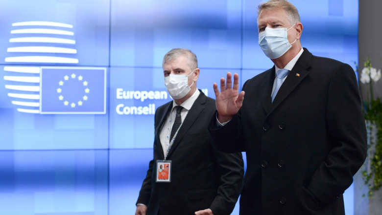 Klaus iohannis face cu mana la plecarea de la consiliului european