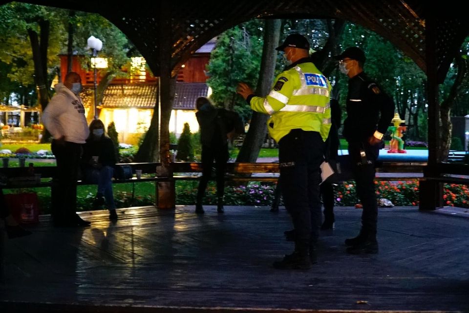 Românii petrec și după Revelion. Polițiștii au oprit o petrecere organizată ilegal în Voluntari