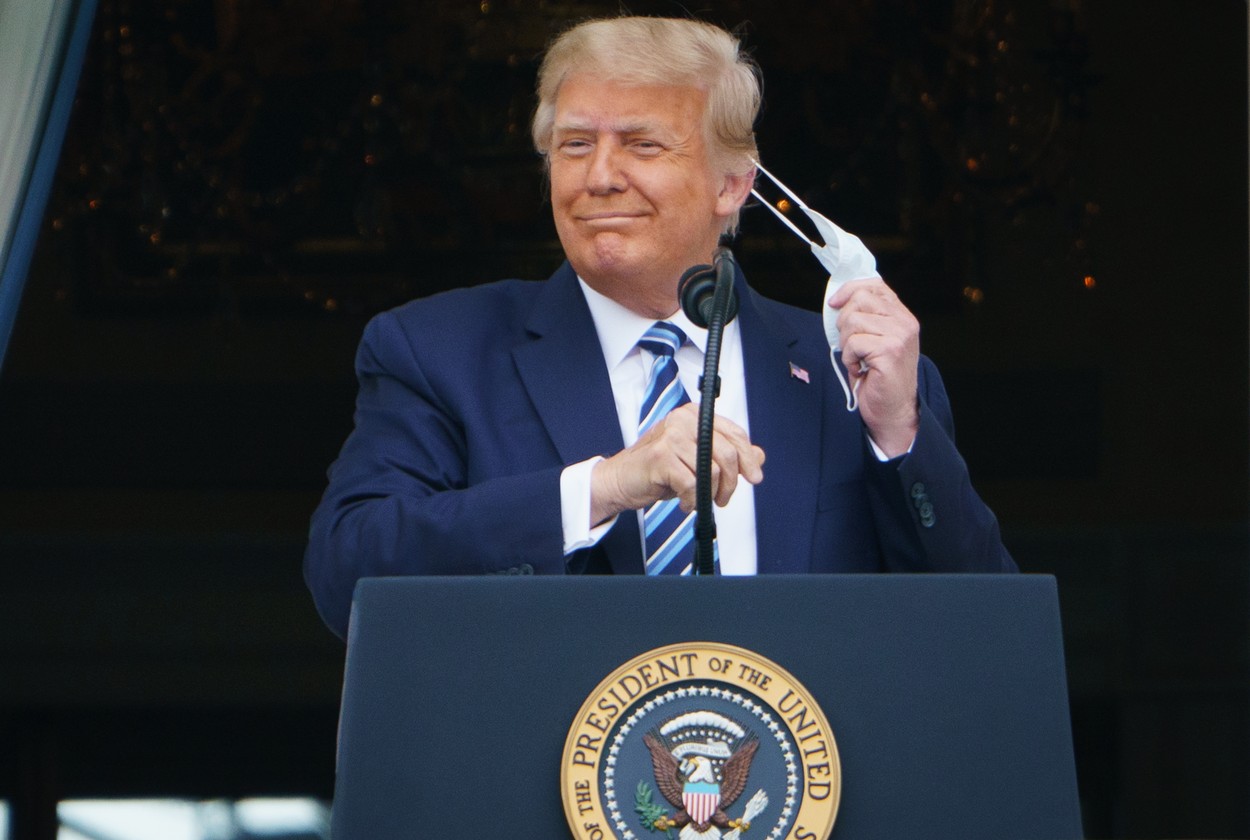 Starea lui Trump a fost mai gravă decât se știa, atunci când a avut COVID. Sursă CNN: S-a pus problema punerii lui pe ventilator