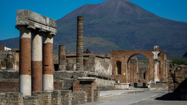 Pompeii este al doilea cel mai vizitat sit turistic din Italia, după Colosseum-ul din Roma