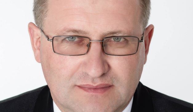 Primarul comunei Şotrile, invalidat pentru o condamnare penală, anunţă că va candida din nou