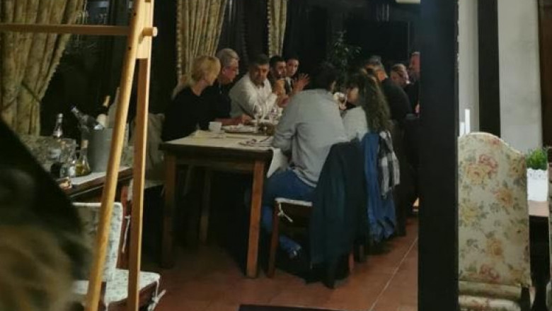 Marcel Ciolacu, surprins la un restaurant din Buzău, cu încă 10 persoane la masă