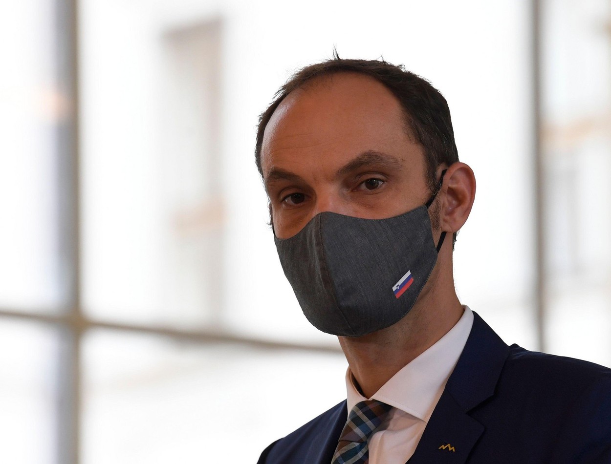 Ministrul de externe sloven, confirmat cu coronavirus. Omologii baltici intră în carantină, la fel și Svetlana Tihanovskaia