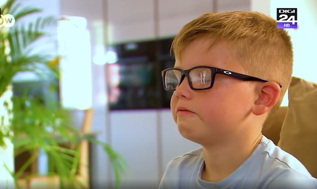 Mărturie emoționantă a unui băiețel care și-a pierdut bunicul răpus de COVID: „Mi-e atât de dor de tine! Sunt supărat pe coronavirus”