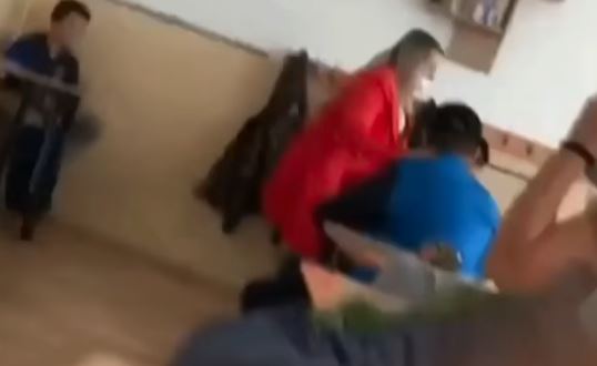 Polițiștii s-au autosesizat în cazul elevilor loviți de o profesoară în Maramureș. Anisie: „Toleranță zero!”