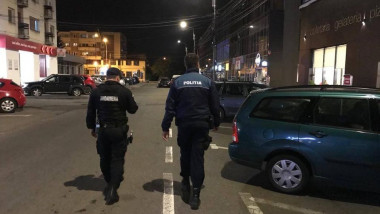 politie patruland noaptea pe strazile din baia mare