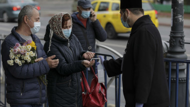 Pelerinaj în pandemie la moaștele Sfântului Dimitrie cel Nou, la București