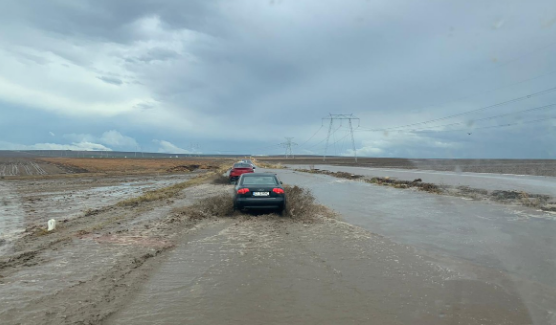Cod portocaliu de vreme rea în Constanța. Ploaia a făcut deja ravagii în câteva localități