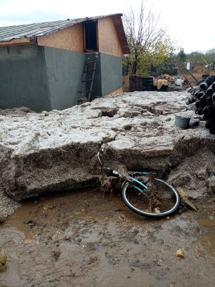 Expert în fenomene meteo extreme, despre stratul de grindină de 1 metru: În acest caz am avut un sistem care se numește efect de tren