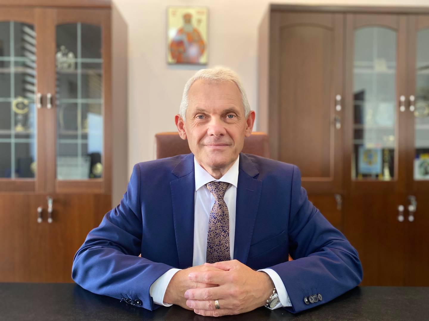 Prefectul Sibiului, reproșuri către medicul care a cerut mai multe paturi COVID la ATI: Faceți județul de minune