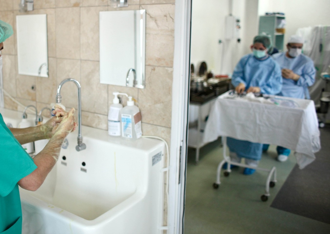 O asistentă de 47 de ani de la Spitalul din Balș, Olt, a murit de Covid. Tratase pacienți infectați încă de la începutul pandemiei