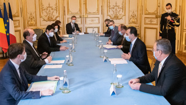 Participarea prim-ministrului Ludovic Orban, împreună cu prim-ministrul Republicii Franceze, Jean Castex, la ceremonia de semnare a unor documente bilaterale