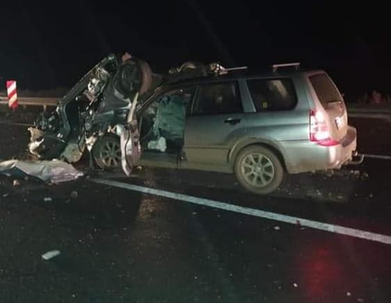 Grav accident rutier în Vaslui, între trei autoturisme: doi morți și patru răniți