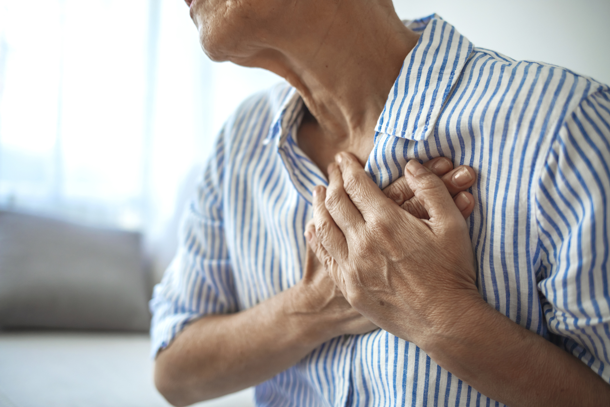 Cardiologii au demonstrat dubla lovitură pe care bolnavii de inimă o primesc în pandemie. În România, riscul de deces crește cu 21%