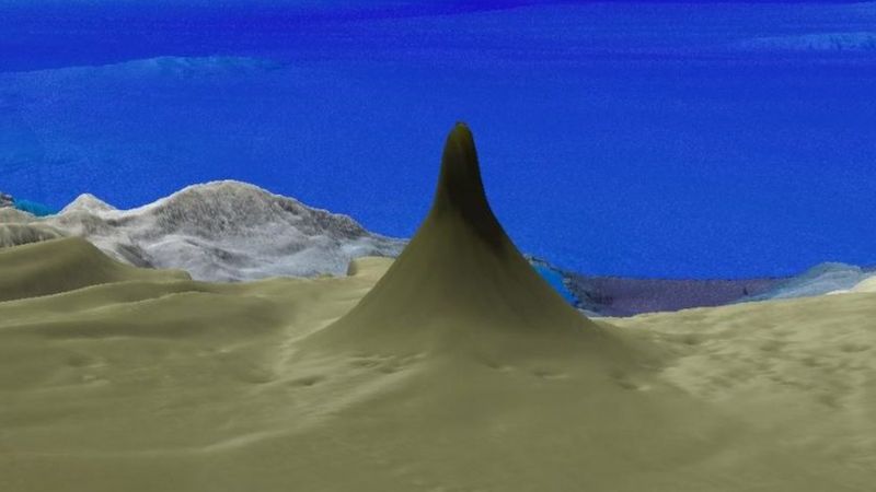 Un recif mai înalt decât Empire State Building a fost descoperit în Marea Barieră de Corali
