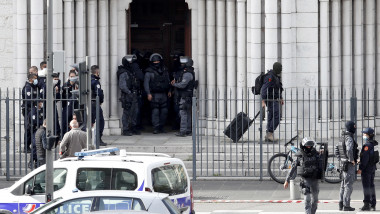 Poliția a izolat locul atacului de la catedrala Notre Dame din Nisa