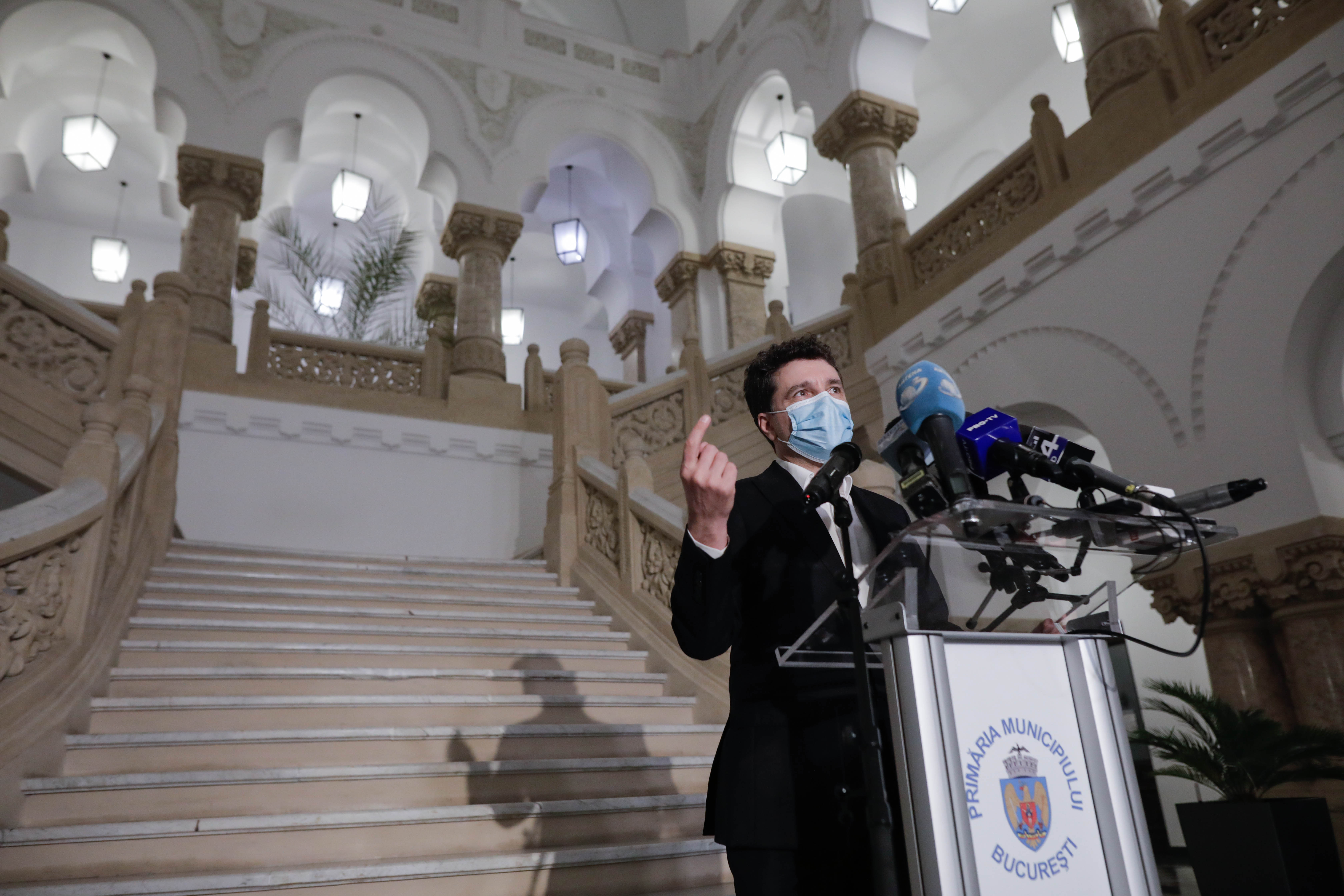 Nicusor Dan anunta inceperea procedurilor pentru inlocuirea retelei de termoficare. “Avem nevoie de toate firmele serioase”