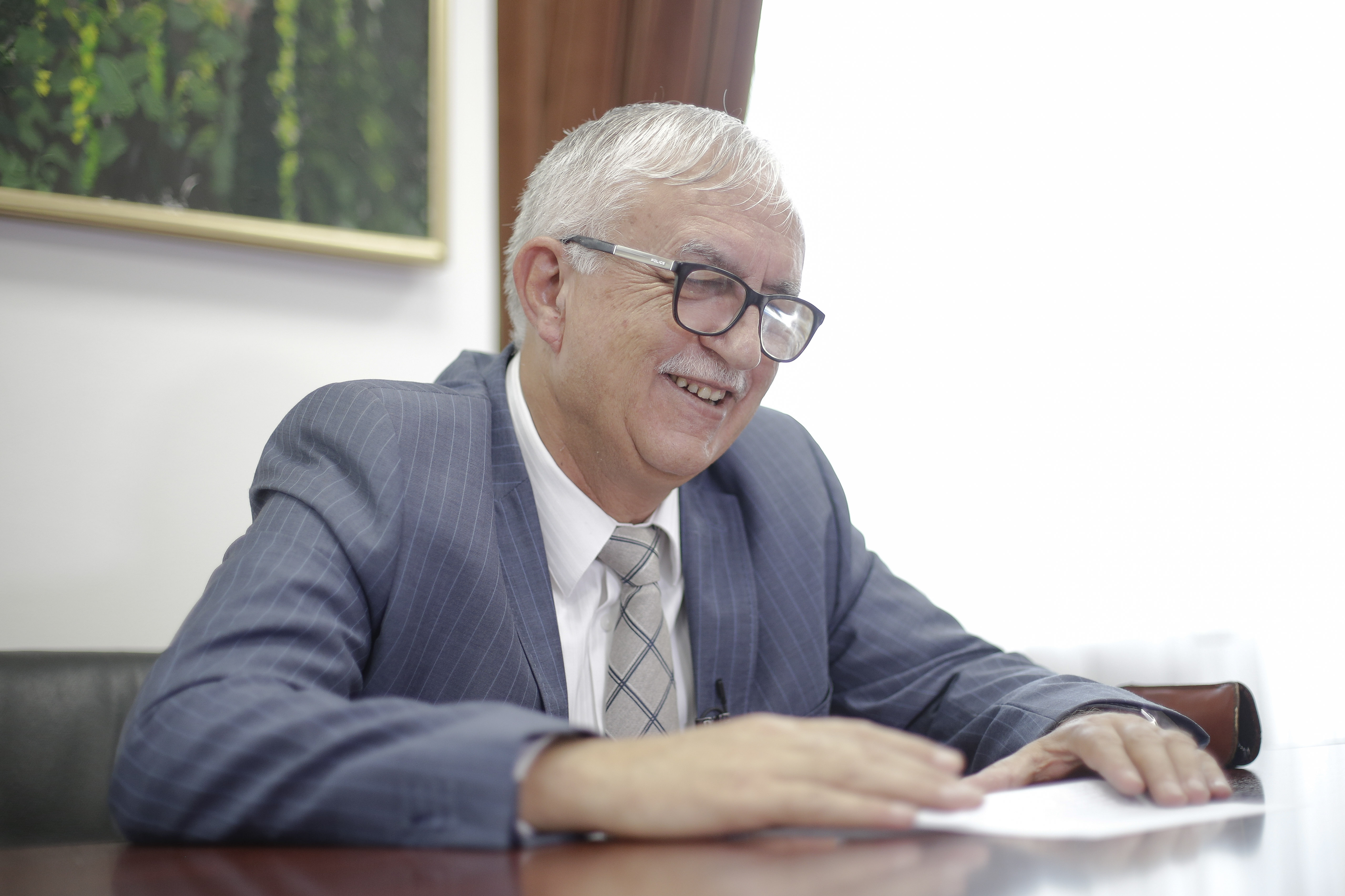 Augustin Zegrean il concureaza pe Florin Iordache la sefia Consiliului Legislativ