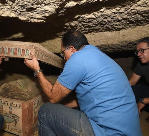 "Un număr uriaș" de sarcofage sigilate au fost scoase la lumină într-o necropolă egipteană