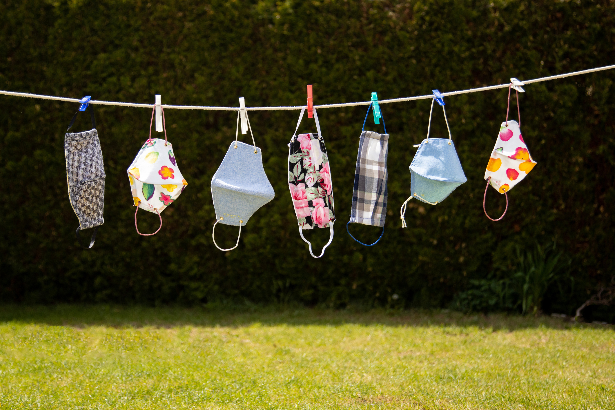 Avertisment: Mastile fashion nu protejeaza contra infectarii!