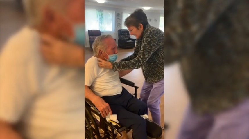 Momentul emotionant in care un batran isi revede sotia dupa 215 zile de spitalizare, intr-un azil din Florida
