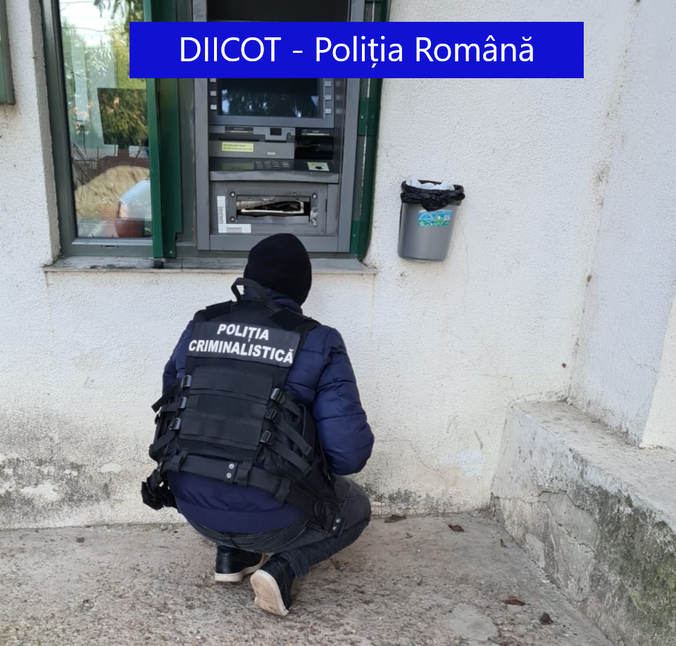 Spărgătorii de bancomate au fost arestați preventiv. Cum operau cei 4 bărbați și cum își împărțeau banii
