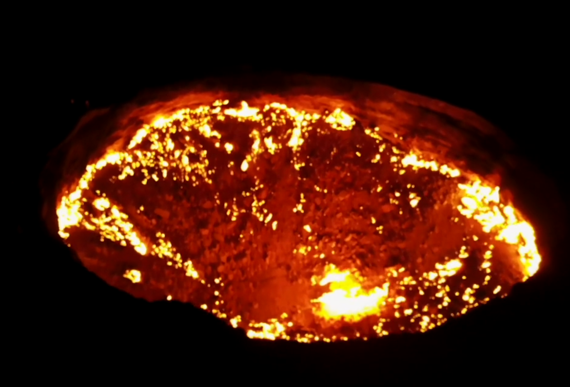 Sovieticii au descoperit întâmplător „Porțile Iadului”, apoi le-au dat foc. După 50 de ani, misteriosul crater e încă în flăcări