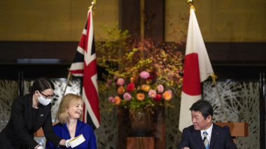 Marea Britanie a semnat cu Japonia primul mare acord comercial post-Brexit