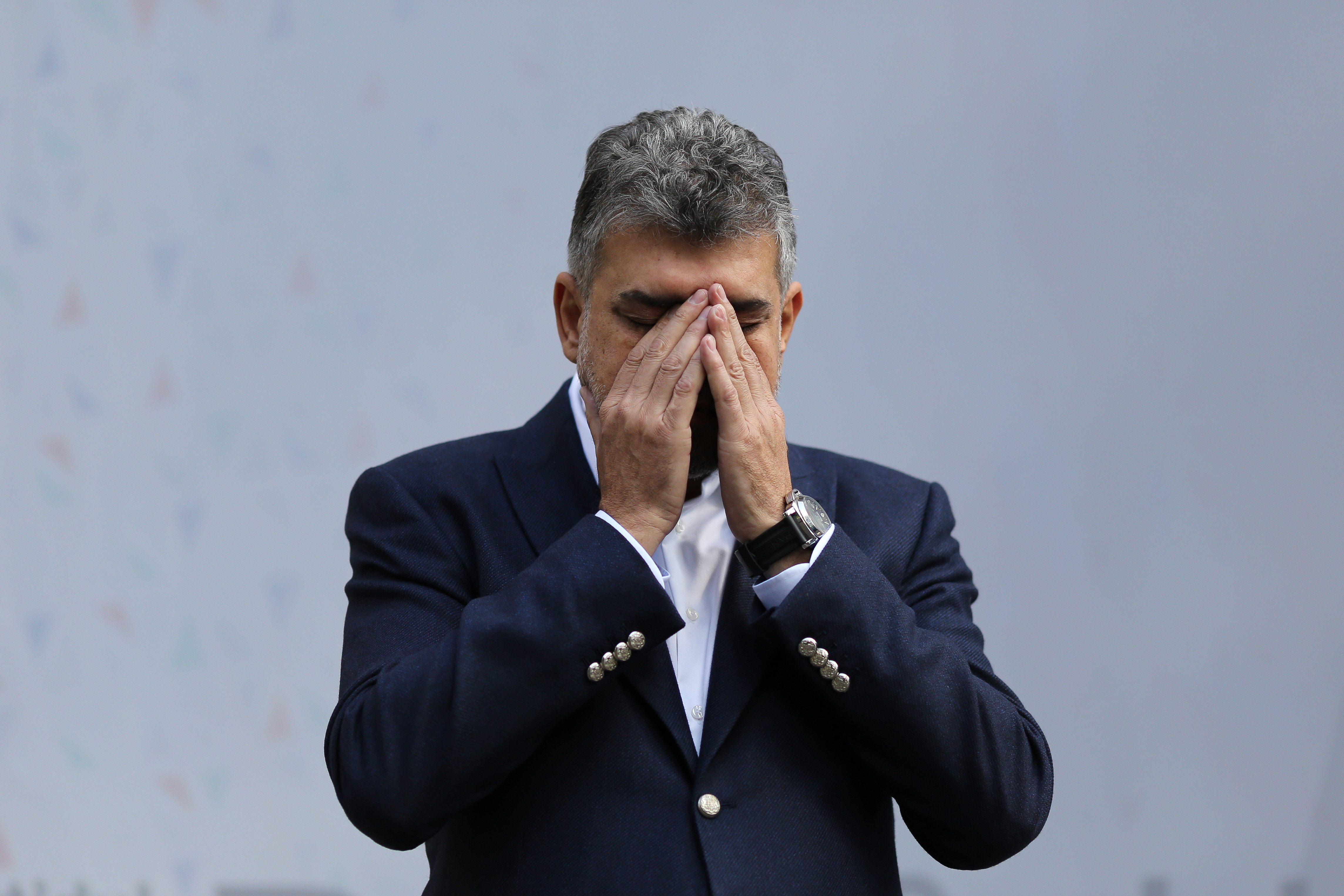 De ce se ferește Ciolacu să spună că a vorbit cu AUR. Analist: Nu vrea să pară că face ce fac PNL-USR