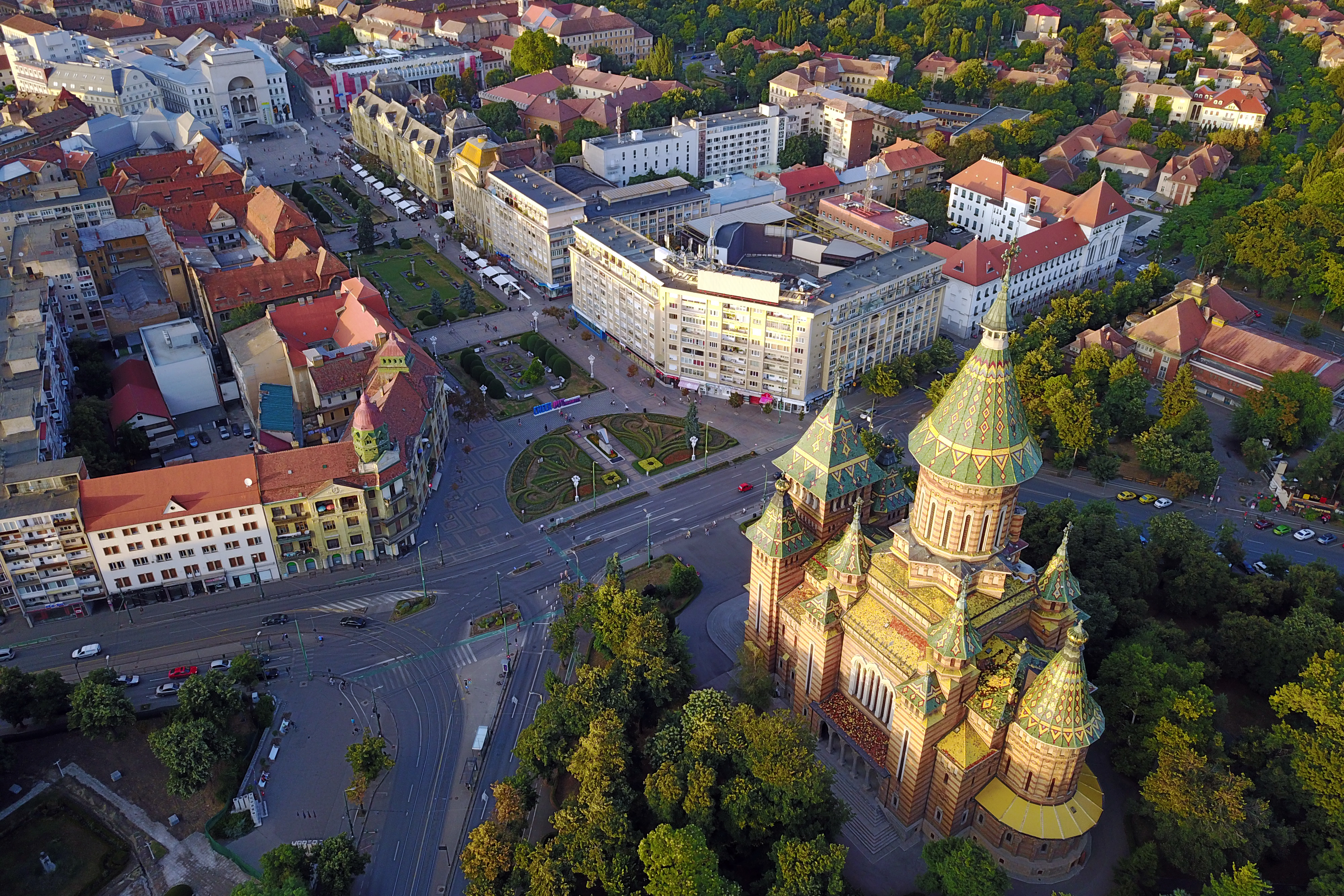 Timișoara intră în carantină de noapte în weekend. Oamenii vor putea ieși din casă cu declarație