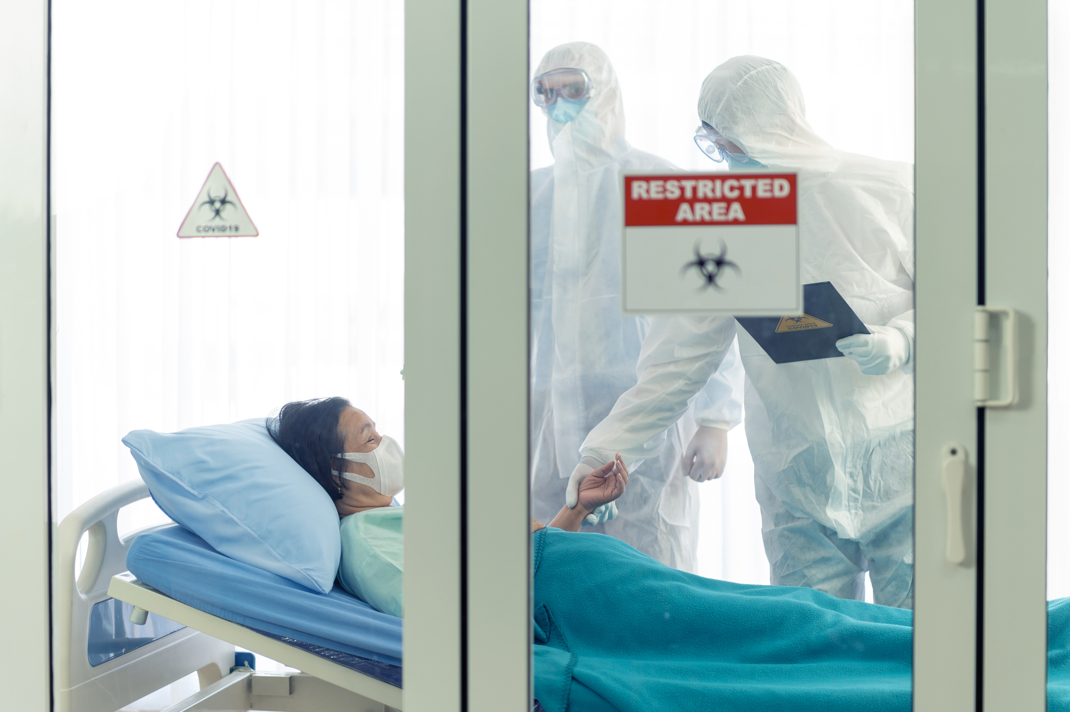 Un medic român spune că boala provocată de coronavirus ar putea fi cronică precum HIV sau Hepatita B