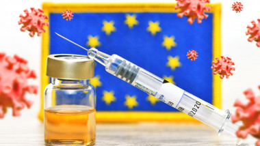 vaccin anti covid langă steagul uniunii europene