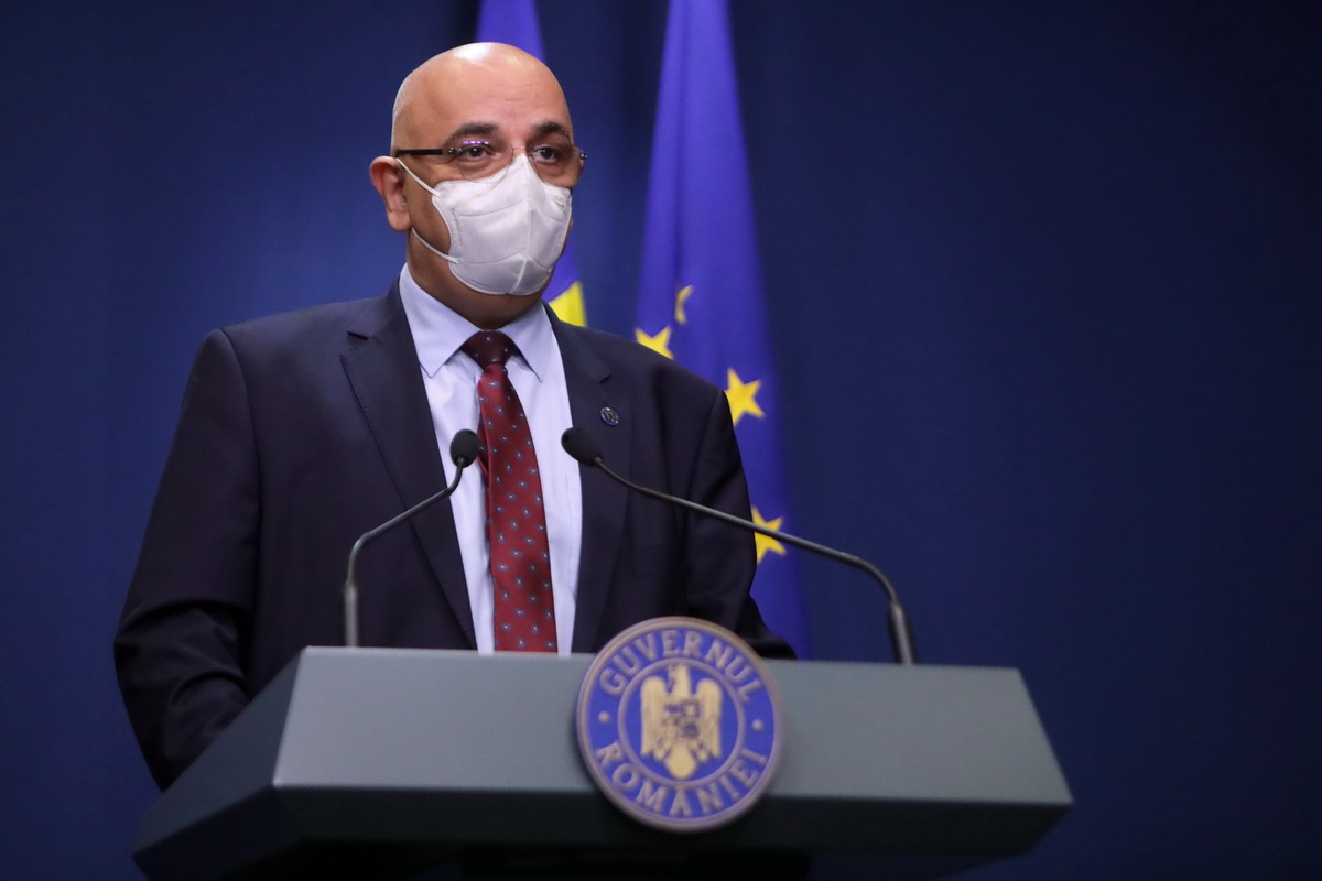Cum vor sărbători românii Crăciunul și Revelionul în anul pandemiei. Anunțul lui Raed Arafat