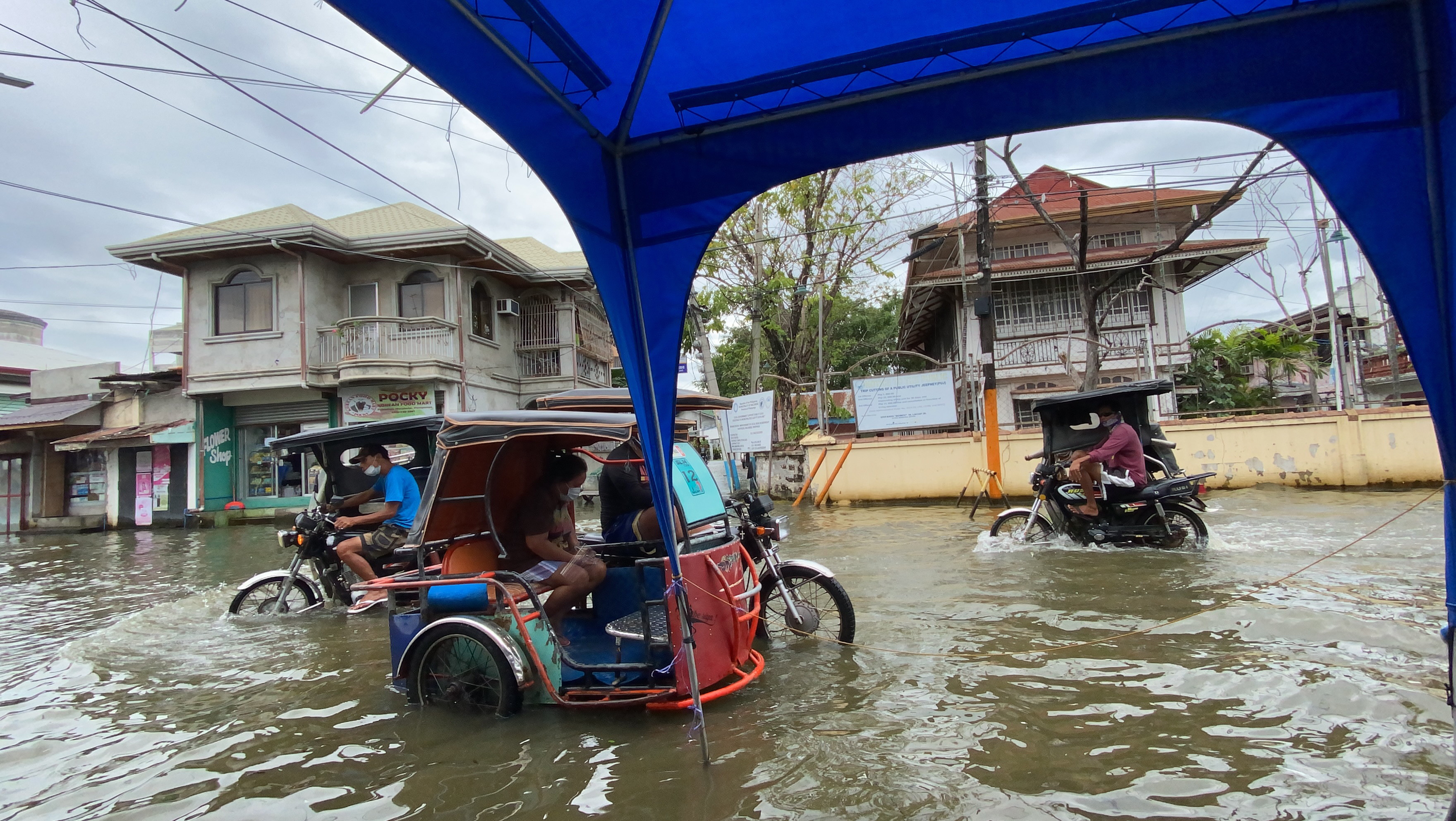 Filipine se pregătește pentru cea mai puternică furtună din lume. Numită "Bestia", va lovi cu până la 265 km/h