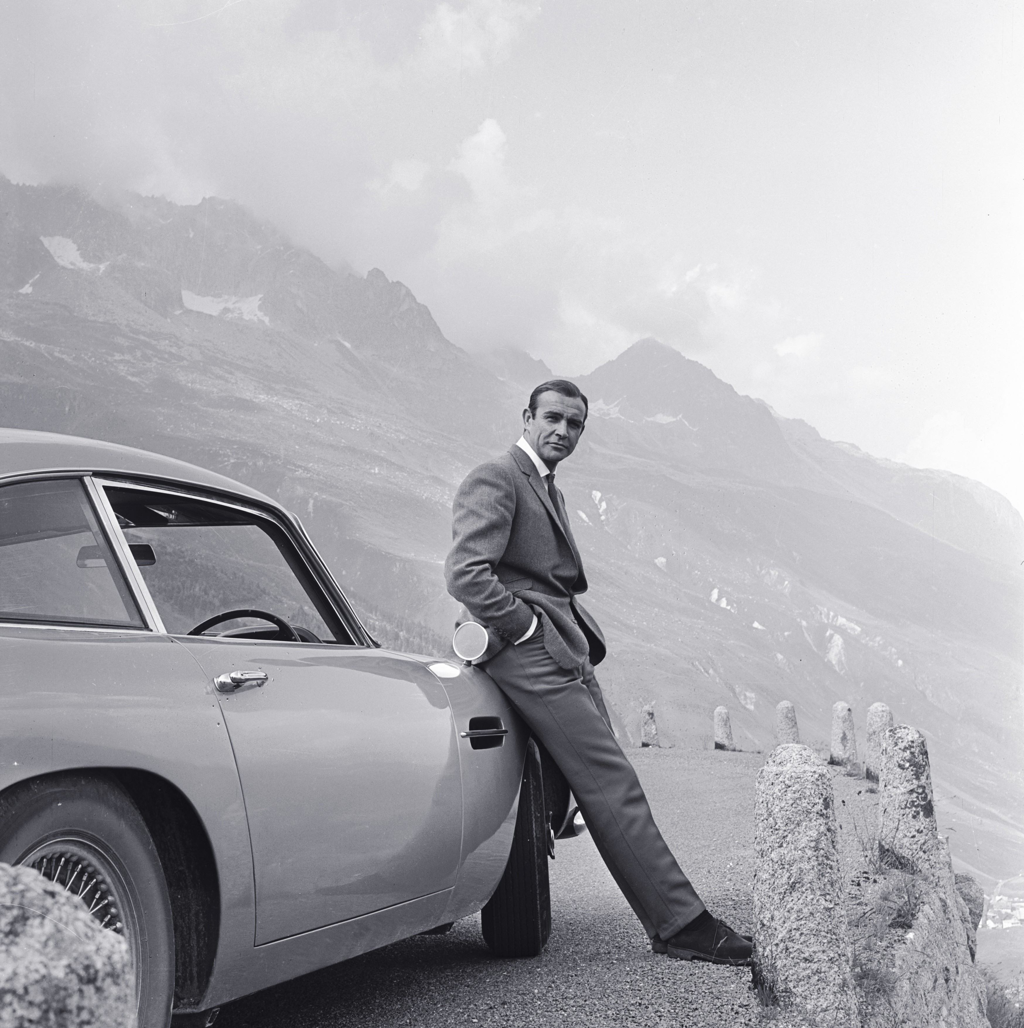 Connery. Sean Connery. O viaţă plină de aventuri cât o poveste de film: 007, Nemuritorul, Incoruptibilul. Scoţianul