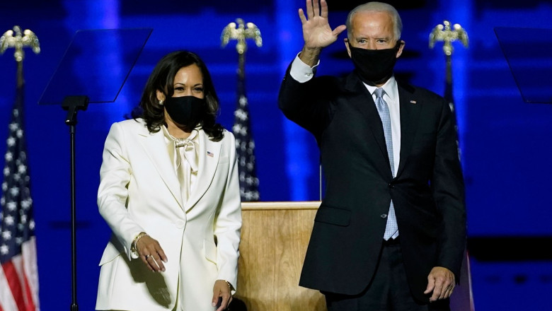 Președintele ales Joe Biden și vicepreședinta aleasă Kamala Harris în prima lor apariția publică după câștigarea alegerilor prezidențiale din 3 noiembrie 2020