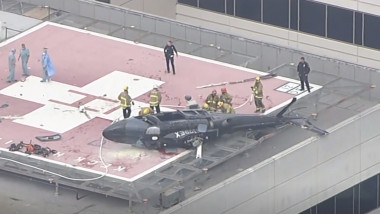 elicopter prabusit pe acoperis