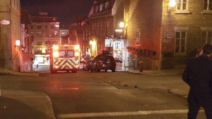 Atac în Quebec în noaptea de Halloween. Un bărbat în haine medievale a înjunghiat mai mulți oameni: doi au murit, cinci au fost răniți