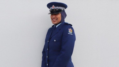 Zeena Ali este prima polițistă din Noua Zeelandă care va purta hijab alături de uniformă.