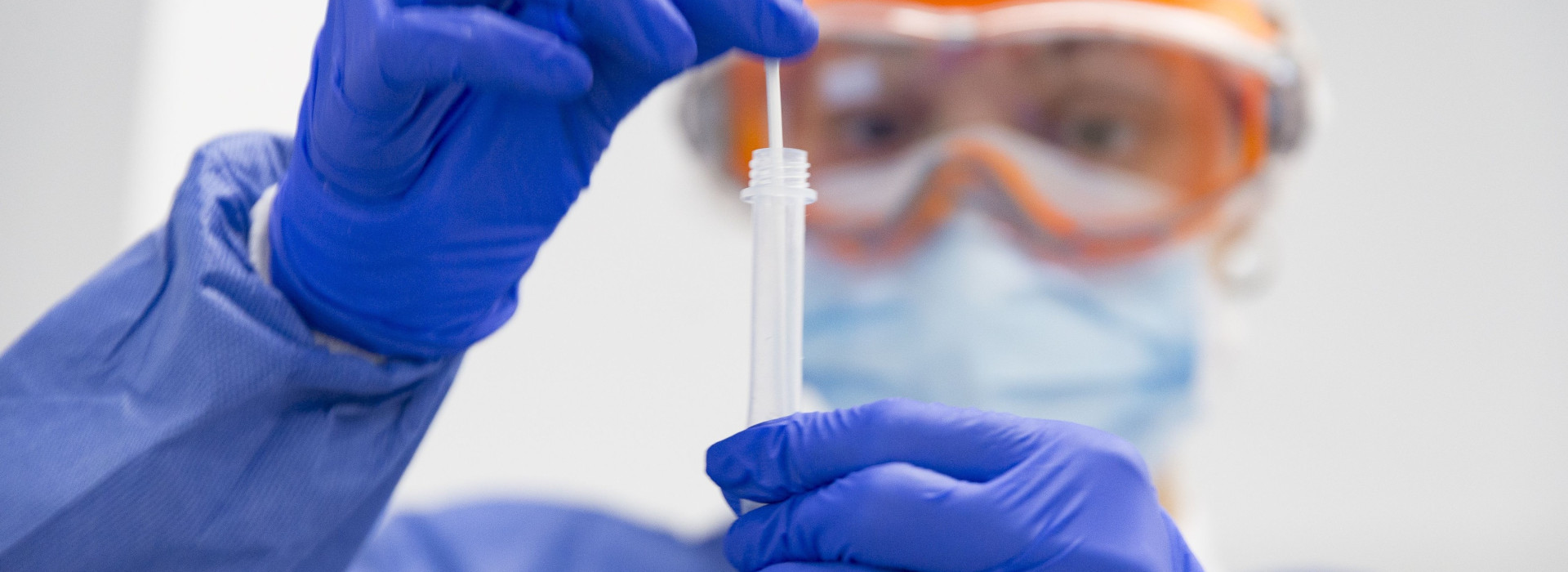 test coronavirus covid-19 doctor