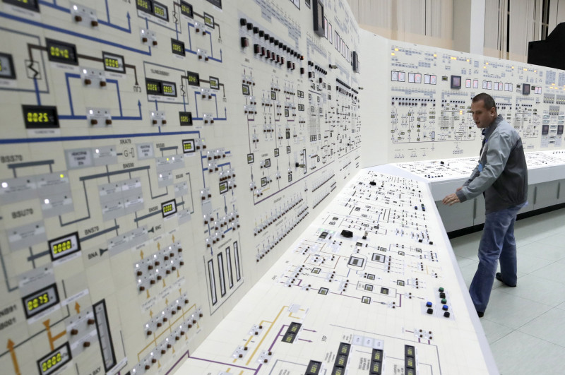 panoul de control al centralei nucleare